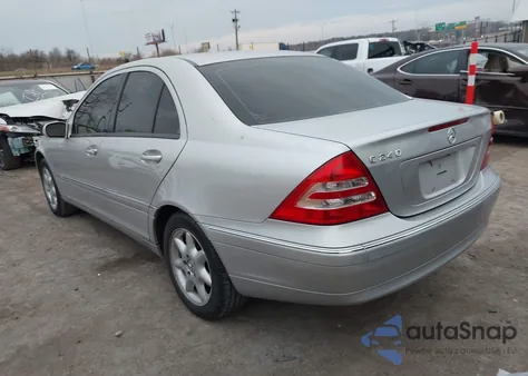 2003 Mercedes-Benz C 240 from USA, damaged, VIN WDBRF61JX3F351952
